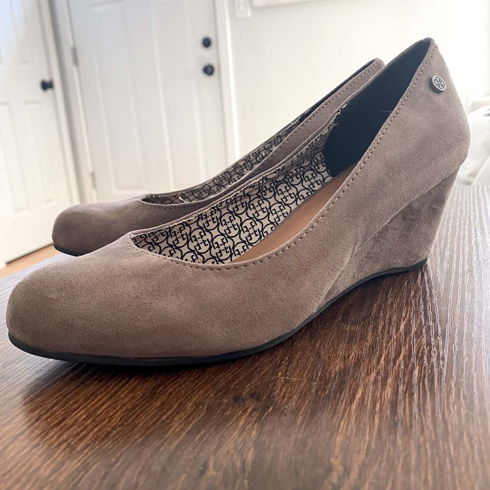 Wedge Bundle, Black and Tan suede, gently used